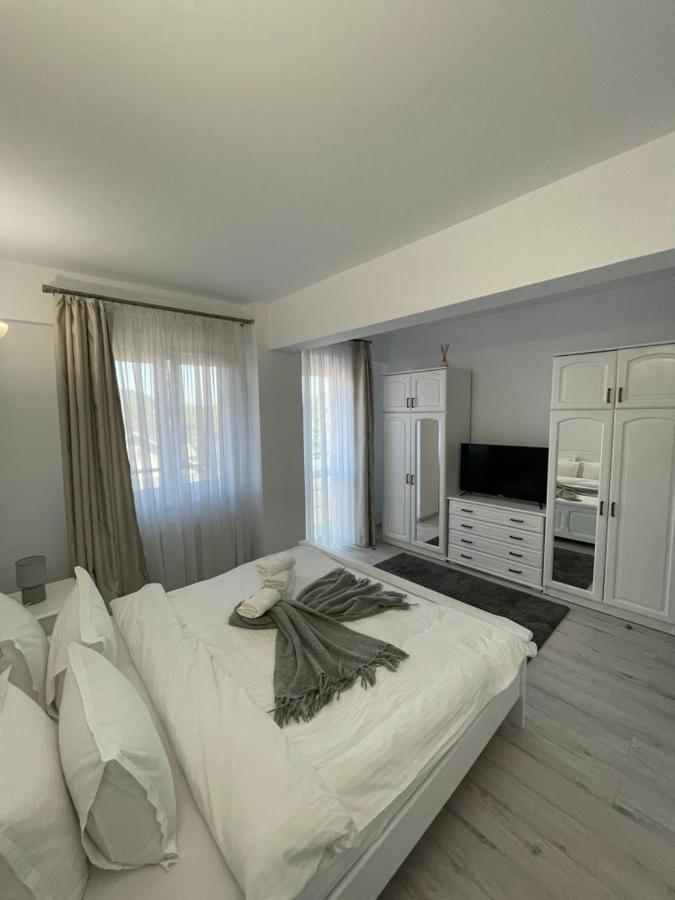 Deny'S Apartament Гура-Гуморулуй Экстерьер фото